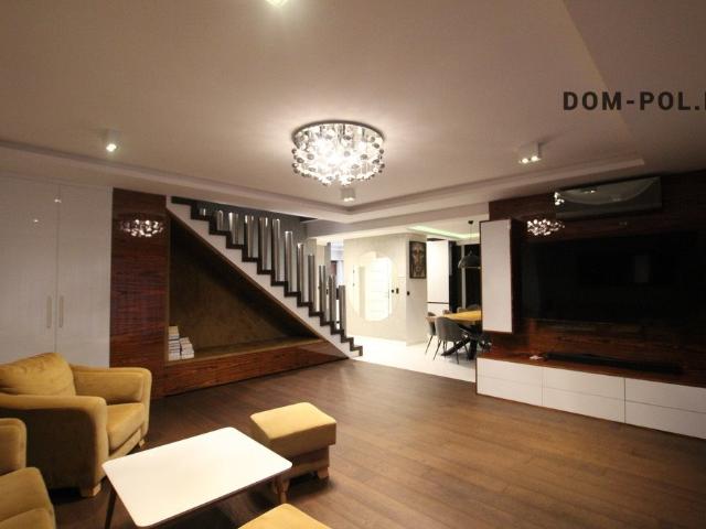 Przestronny dom 297 m² z garażem i tarasem polecam!