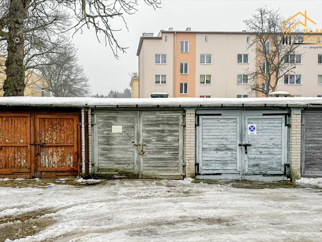 Garaż murowany 18 m² w centrum Wieniawy