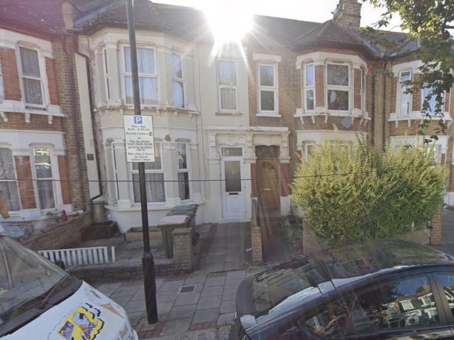 Lucas Avenue, London E13, 4 bed terraced house to rent, £2,900 pcm | PrimeLocation
