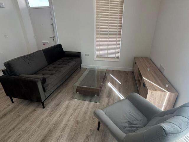 Lucas Close, BIRMINGHAM, B12 1 bed apartment to rent £995 pcm £230 pw