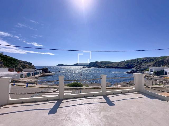 Lucas Fox se complace en presentar esta casita de pescadores. 157m² Mahón