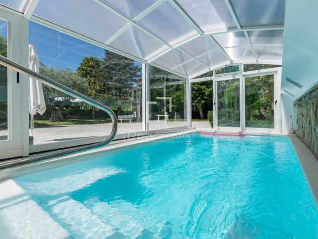 Lucas Fox se complace en presentar esta impresionante y espa. 1600m² Pozuelo de Alarcón