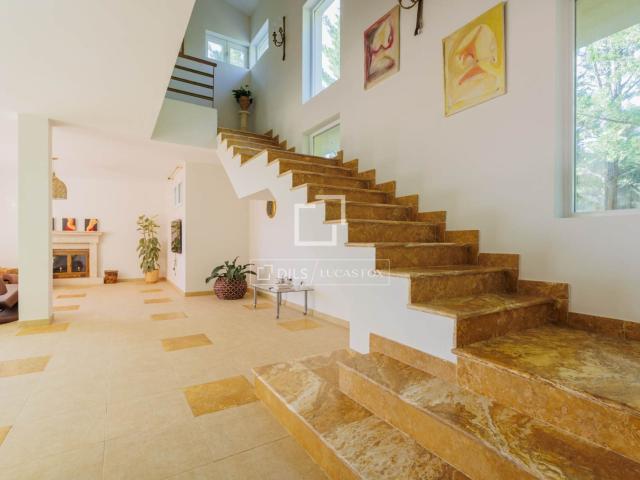 Lucas Fox se complace en presentar esta magnífica casa de ci. 368m² Boadilla del monte
