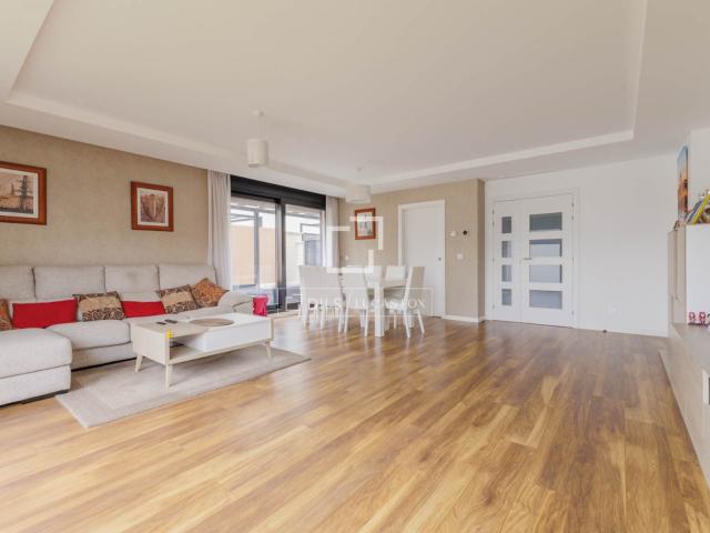 Lucas Fox se complace en presentar esta magnífica casa parea. 216m² Boadilla del Monte