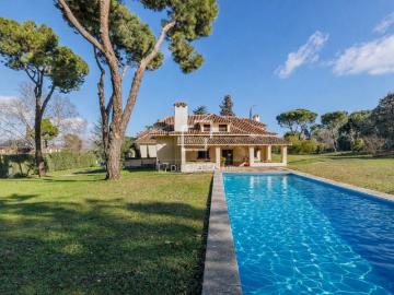 Lucas Fox se complace en presentar esta preciosa villa indep. 790m² Pozuelo de Alarcón