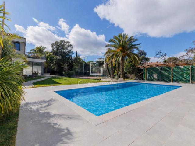 Lucas Fox se complace en presentar esta preciosa villa unifa. 783m² Boadilla del Monte