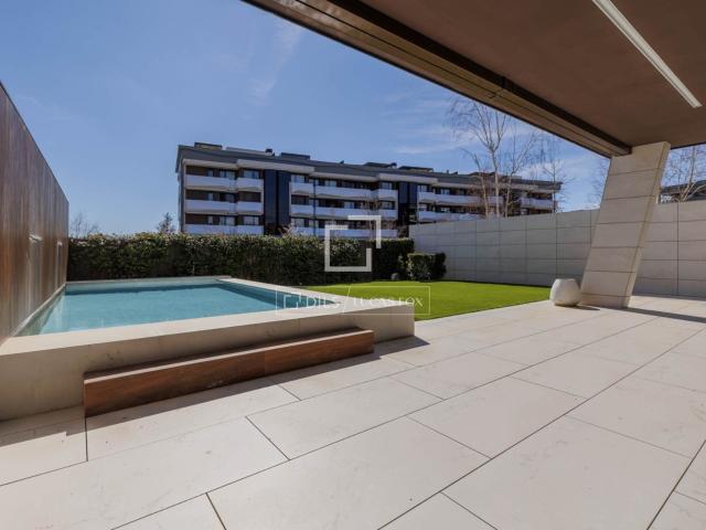 Lucas Fox se complace en presentar este espectacular piso en. 305m² Pozuelo de Alarcón
