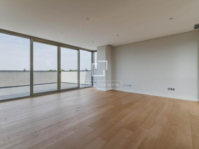 Lucas Fox se complace en presentar este exclusivo ático dúpl. 186m² Majadahonda