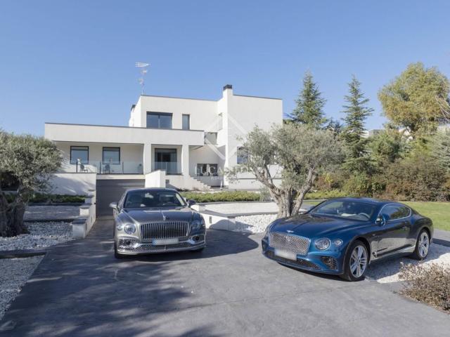 Lucas Fox se enorgullece de presentar esta increíble villa s. 680m² Parque Boadilla