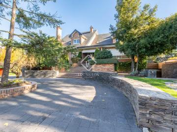 Lucas Fox se enorgullece en presentar esta preciosa e impone. 750m² Boadilla del Monte