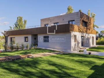 Lucas Fox se enorgullece en presentar esta preciosa villa nu. 550m² Boadilla