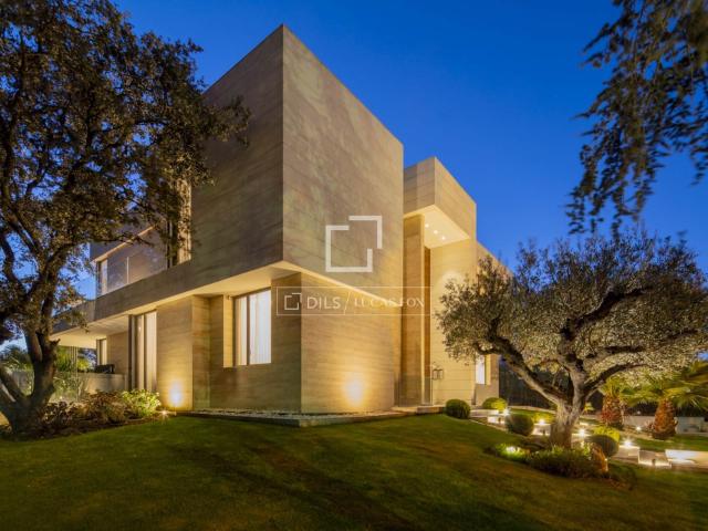 Lucas Fox presenta, en exclusiva, esta magnífica villa en un. 880m² Pozuelo de Alarcón