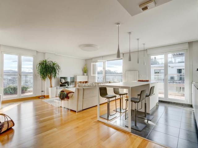 Lucas Fox presenta en exclusiva este imponente y lujoso piso. 110m² San Miguel