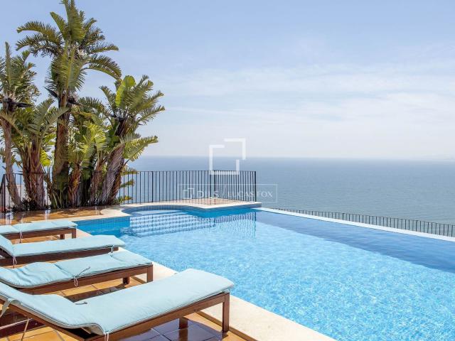 Lucas Fox presenta esta vivienda excepcional. Se trata de un. 443m² Faro de Cullera