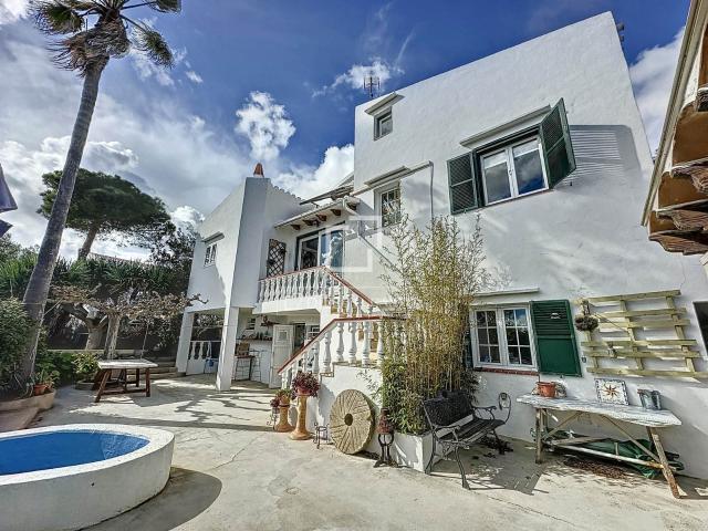 Lucas Fox presenta esta bonita casa típica menorquina de tre. 223m² Es Castell
