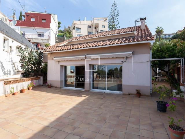 Lucas Fox presenta esta casa con una edificación anexa a ref. 282m² Esplugues de Llobregat