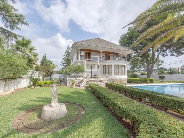 Lucas Fox presenta esta elegante vivienda de gran calidad co. 484m² Paterna