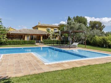 Lucas Fox presenta esta exclusiva finca, perfecta para los a. 244m² Bétera