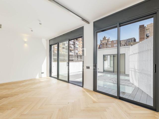 Lucas Fox presenta esta exclusiva vivienda a reformar situad. 140m² Barcelona