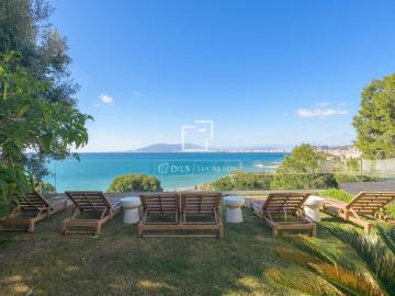 Lucas Fox presenta esta extraordinaria y lujosa villa recién. 633m² Málaga