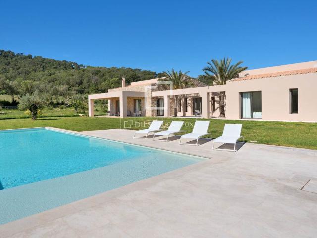 Lucas Fox presenta esta finca de obra nueva en una de las me. 460m² Canyamel