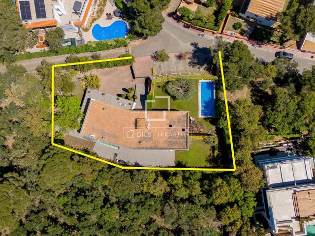 Lucas Fox presenta esta impresionante casa con vistas panorá. 736m² Calella de Palafrugell