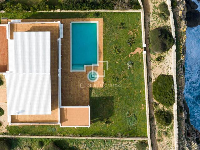 Lucas Fox presenta esta impresionante villa en primera línea. 639m² Ciutadella de Menorca