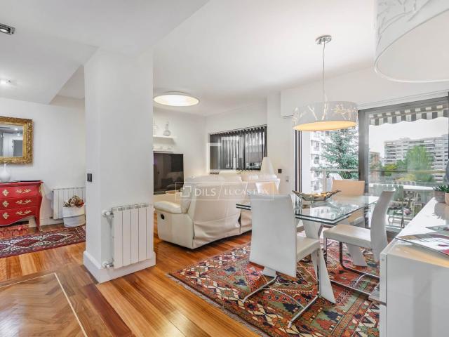 Lucas Fox presenta este magnífico piso exterior, situado en. 145m² Madrid