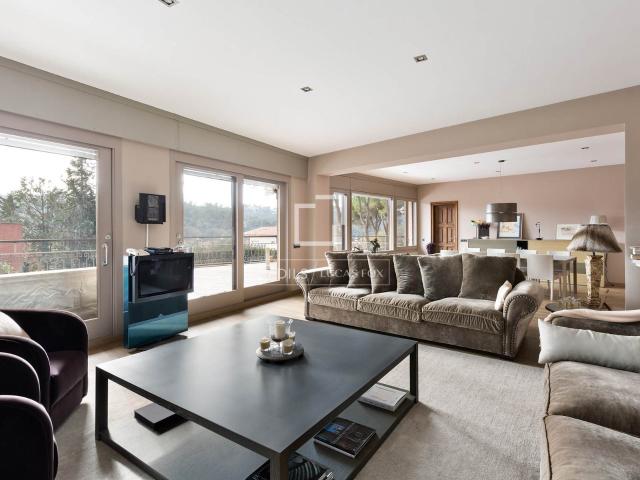 Dils Lucas Fox presenta esta magnífica vivienda, ubicada en. 570m² Sant Cugat del Vallés