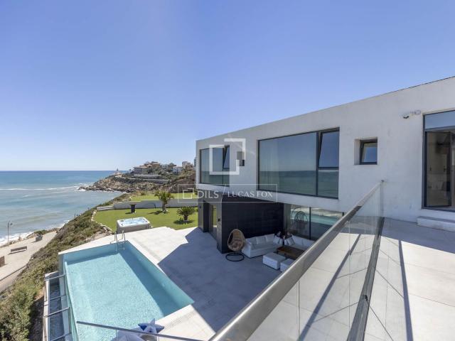 Lucas Fox presenta esta magnífica villa con una superficie d. 587m² Faro de Cullera