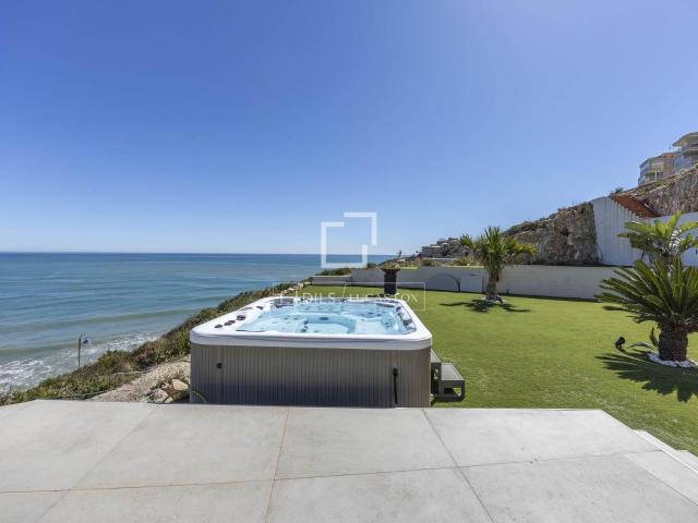 Lucas Fox presenta esta magnífica villa con una superficie d. 587m² Faro de Cullera