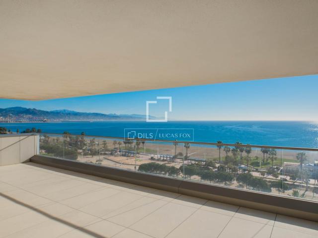 Piso con terraza en forma de L de 64 m², 2 dormitorios, vist. 96m² Málaga