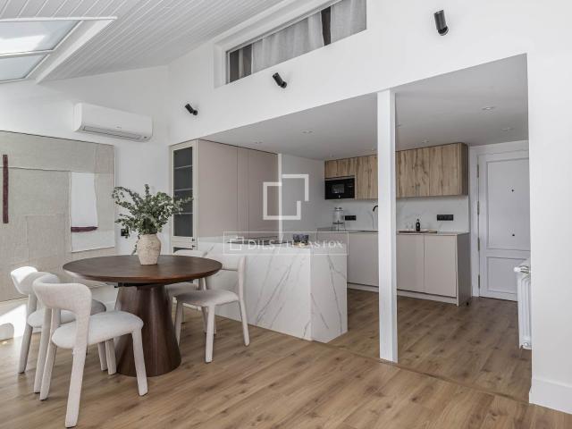 Lucas Fox presenta este exclusivo ático dúplex con dos terra. 77m² Madrid
