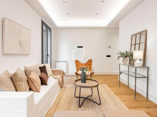 Lucas Fox presenta este exclusivo piso completamente reforma. 101m² Madrid