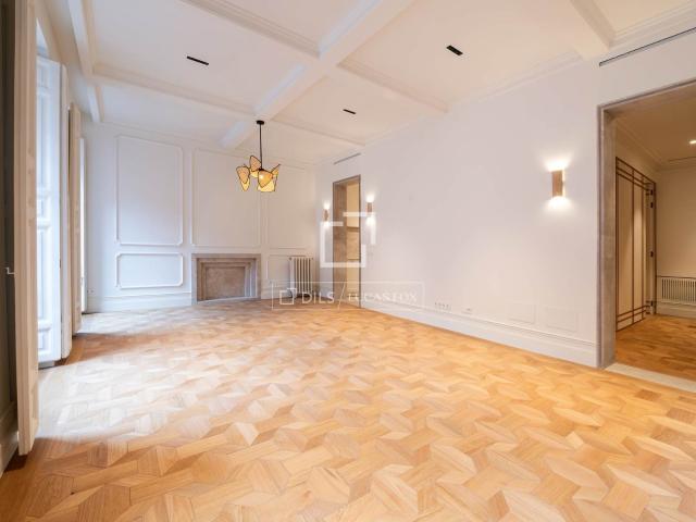 Lucas Fox presenta este extraordinario piso exterior de 174. 174m² Madrid