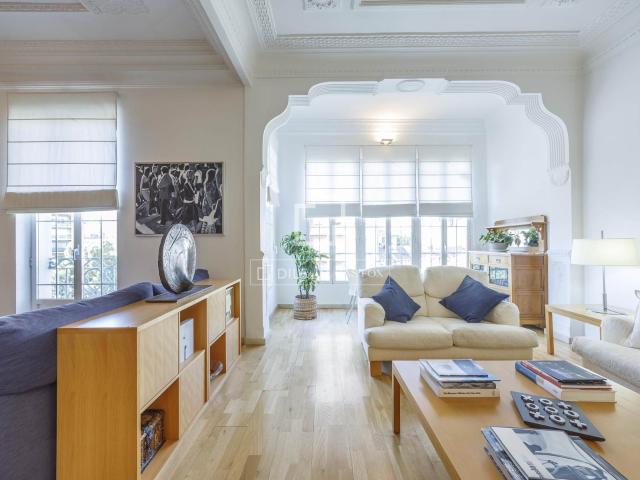 Lucas Fox presenta este piso situado en una plata alta de un. 202m² Valencia