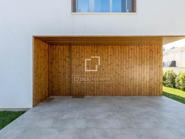 Lucas Fox presenta una casa innovadora, diseñada por reconoc. 309m² Reus