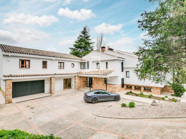 Lucas Fox presenta una excelente oportunidad de inversión co. 767m² Alcobendas y la Moraleja