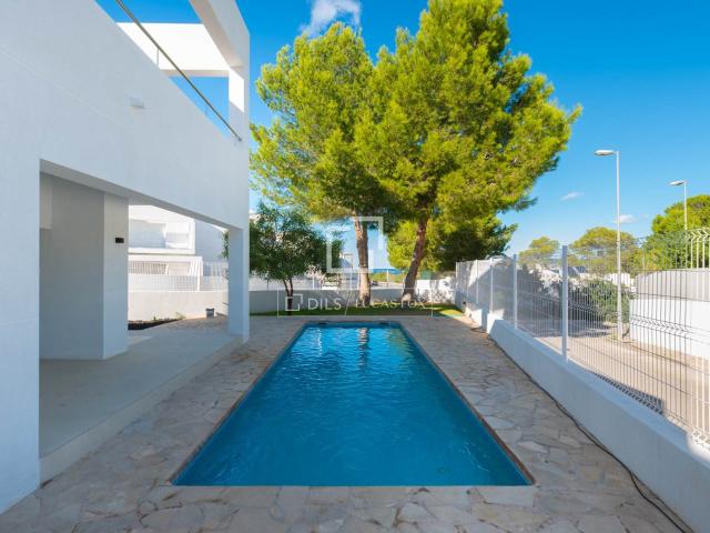 Lucas Fox presenta Villas Punta Pedrera, una selecta promoci. 286m² Sant Josep de sa Talaia