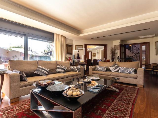 Dils Lucas Fox se complace en presentar esta magnífica casa. 734m² Sant Cugat del Vallés
