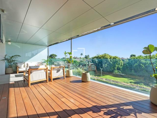 Lucas Fox se complace en presentar este distinguido y lujoso. 277m² Tarragona