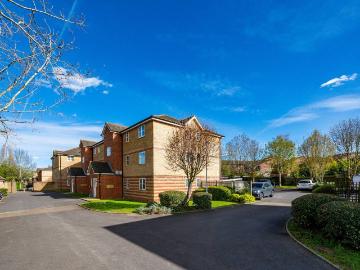 Lucas Gardens, East Finchley, London N2, 2 bed flat to rent, £3,000 pcm | PrimeLocation