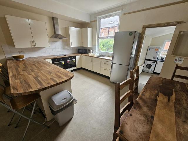 Lucas Place, Leeds 7 bed house to rent £3,185 pcm £735 pw