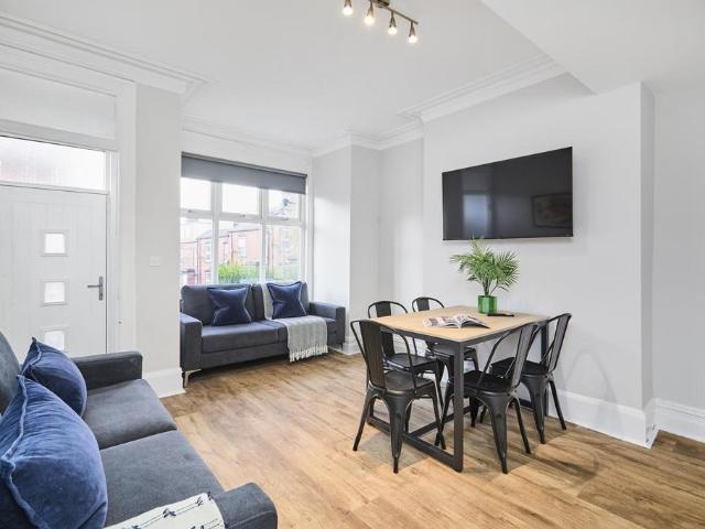 Lucas Street, Leeds LS6 6 bed house to rent £3,926 pcm £906 pw