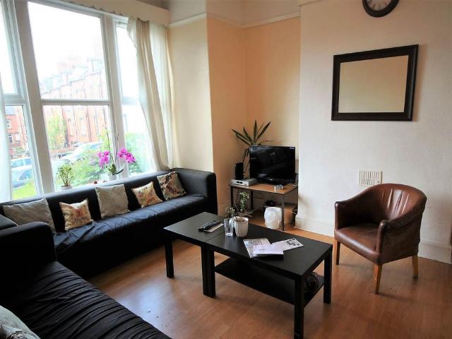Lucas Street Room 5, Headingley, Leeds