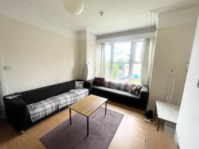 Lucas Street Room 3, Headingley, Leeds