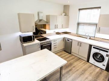 Lucas Street, Woodhouse, Leeds, LS6 2JD 6 bed terraced house to rent £2,730 pcm £630 pw