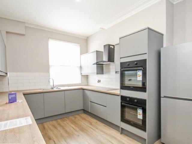 Lucas Street, Woodhouse, Leeds, West Yorkshire LS6, 5 bed terraced house to rent, £2,903 pcm | PrimeLocation