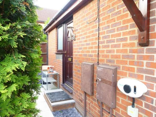 Luccombe, Furzton, Milton Keynes MK4, 1 bed flat to rent, £1,050 pcm | PrimeLocation