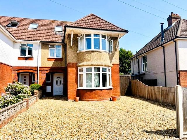 LUCCOMBE ROAD, SO15 3 bed semi detached house to rent £1,795 pcm £414 pw